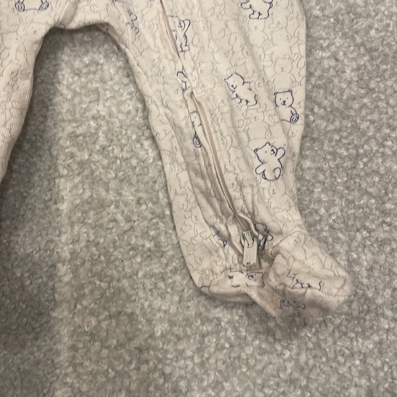 Cute baby footie - Picture 3 of 7